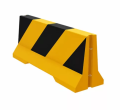 Bariera betonowa U-14b dwustronna C30/37 - malowana w pasy żółto-czarne