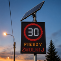 wyświetlacz-radarowy prędkości -MPDP5--z informacją uwag pieszy
