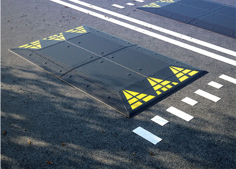 Próg wyspowy – wersja czarno-żółta